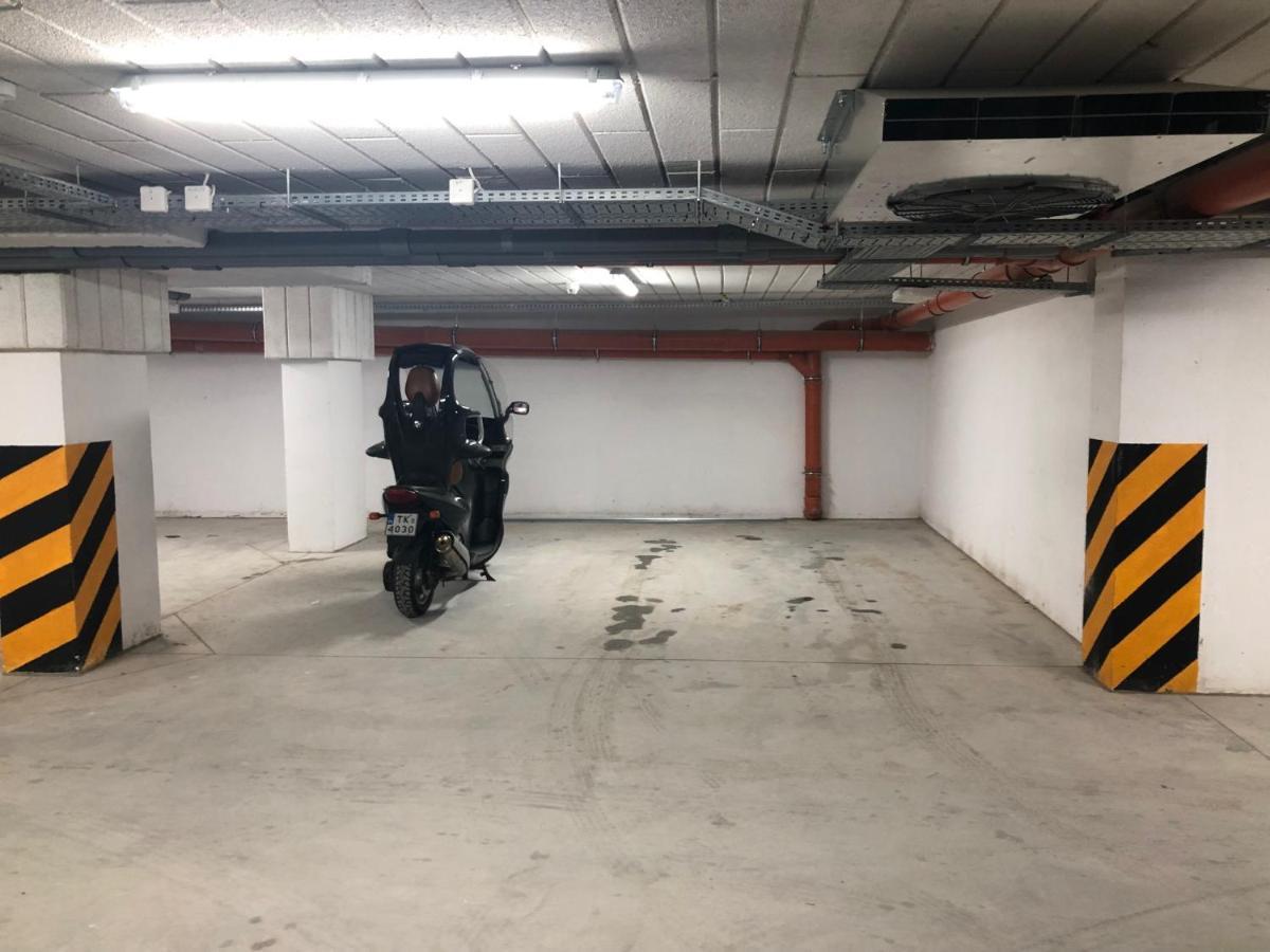 Klimatyzowany Apartament Wenecja Z Garazem Podziemnym Кельце Екстер'єр фото